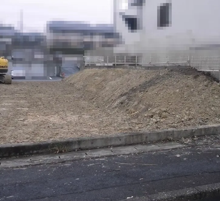 造成工事<br>西側、盛り土。