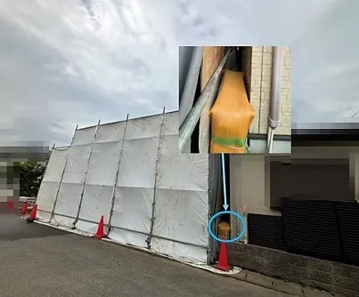  足場工事<br>建物同士の間に緩衝材を使用。<br>古い蔵を解体させていただけることは滅多にないのでいい経験をさせていただきました。