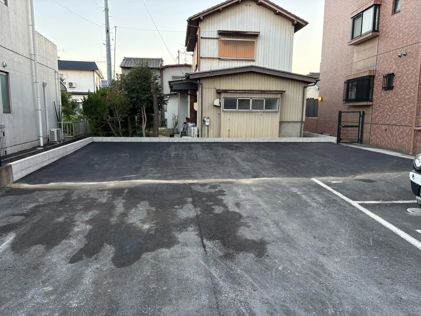 外構工事で家族の車が増えた時に庭を駐車場へ変える費用や失敗しないリフォームの実践ポイント